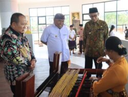 Kunjungi Jembrana, Pemkab Jember Lirik Sentra Tenun