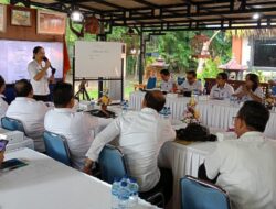 Pejabat Pemkab Jembrana Dilatih Bahasa Inggris