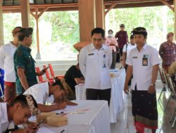 Pemkab Jembrana Gelar Lomba Nyurat Lontar Dan Baligrafi
