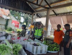 Babinsa Turun Langsung Monitoring Aktivitas Warga di Pasar Tradisional