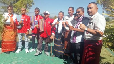 Dua Atlet Asal NTT yang Harumkan Nama Indonesia Tiba di Bandara Eltari