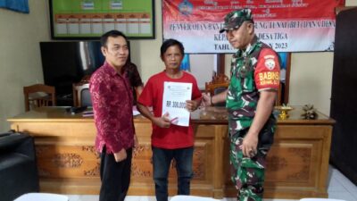 Babinsa Koramil 1626-02/Susut Dampingi Penyaluran Dana Bantuan Langsung Tunai