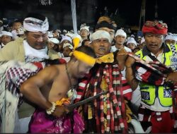 Berita Video : Kerauhan Masal !! Sesolahan Napak Pertiwi Sesuhunan Dalem Sangkaragung