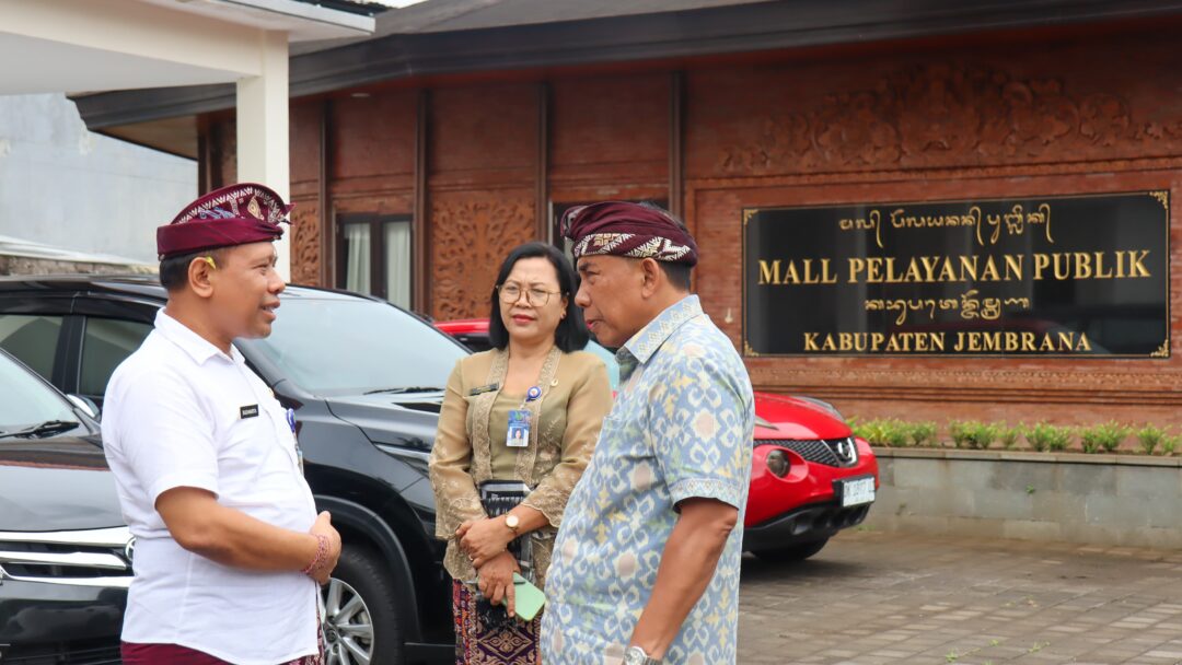 Awal Tahun, Bupati Tamba Tinjau Pelayanan MPP Jembrana