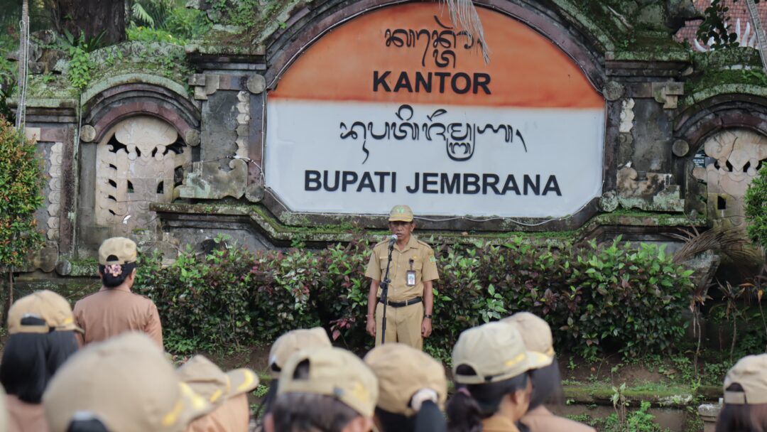 Sekda Jembrana Pimpin Apel Rutin Awal Tahun 2025