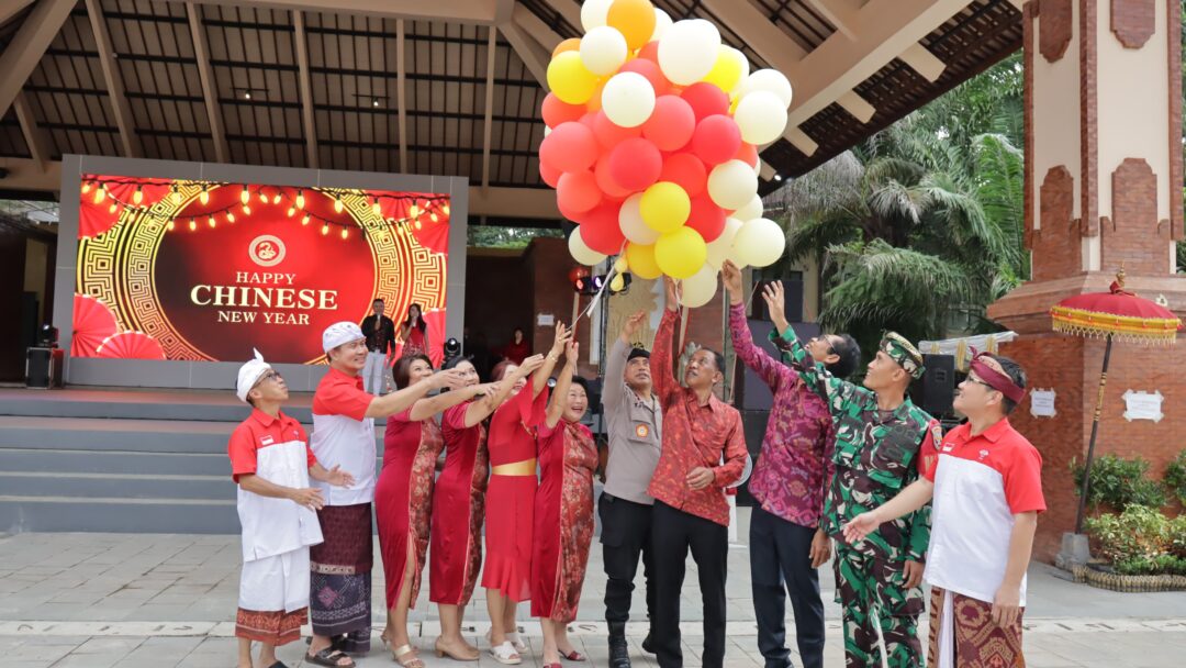 Berbagi Kasih Dan Kebahagiaan Festival Imlek 2576 Di Jembrana