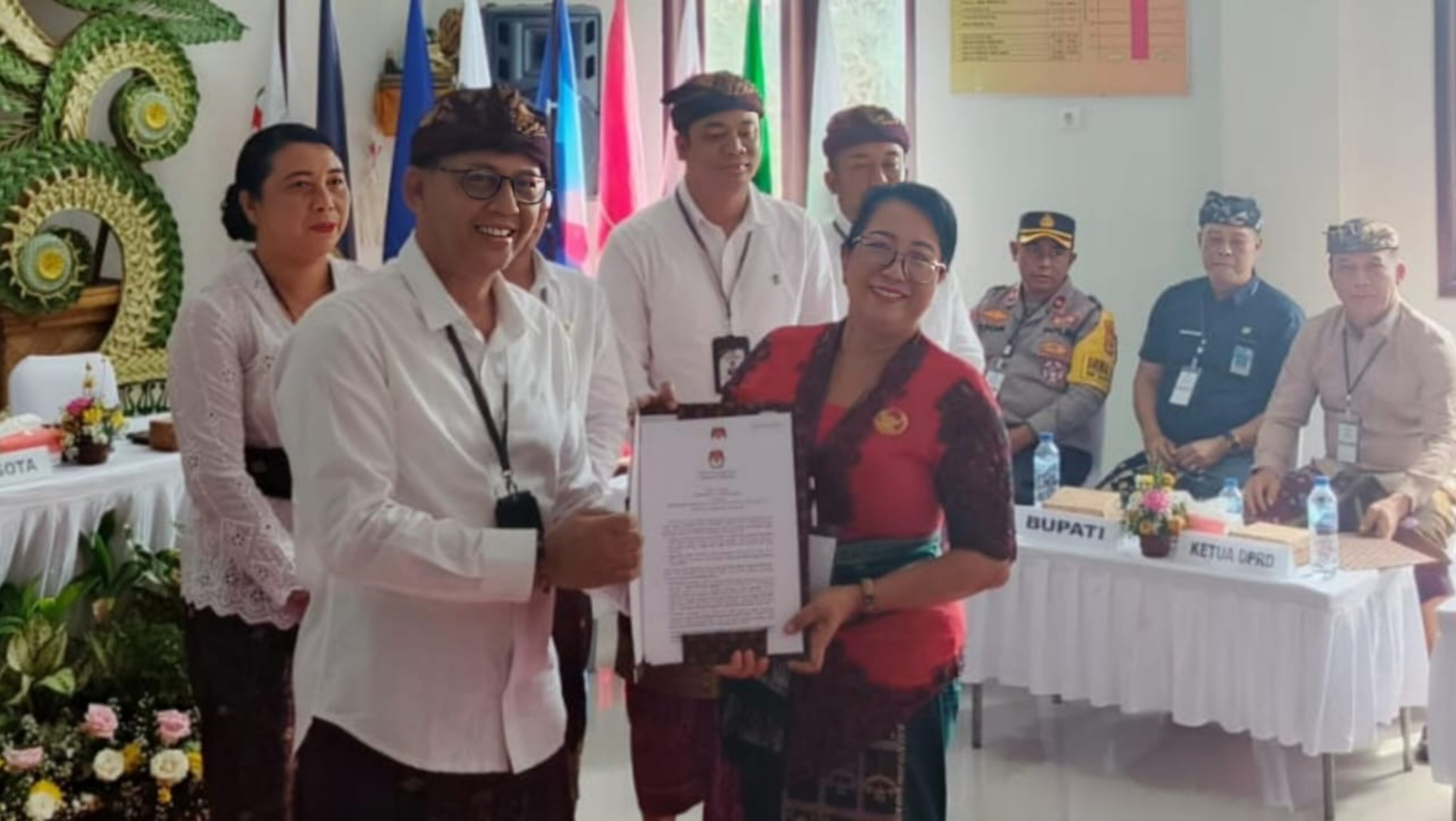 Pasangan Bang-Ipat Resmi Ditetapkan KPU Sebagai Bupati Dan Wakil Bupati Jembrana