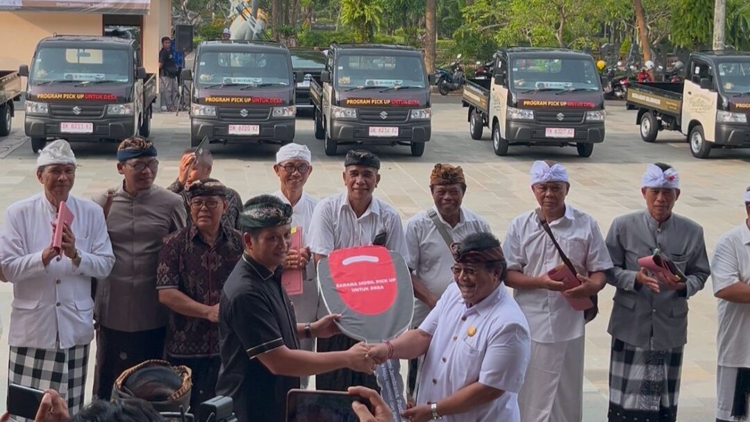 Dukung Pelestarian Adat Dan Budaya, Pemerintah Kabupaten Jembrana Luncurkan Program Mobil Pickup Untuk Desa Adat