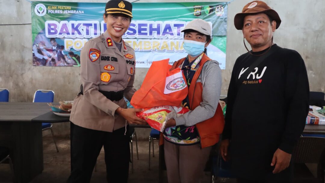 Peringati Hari Kartini, Polres Jembrana Bersama KRJ Gelar Bakti Sosial Dan Bakti Kesehatan