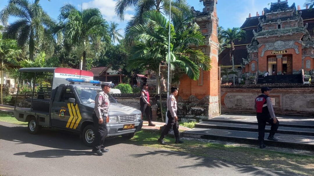 Polsek Melaya Laksanakan Patroli dan Monitoring Kegiatan Ibadah Minggu Umat Kristiani di Wilayah Hukum Melaya