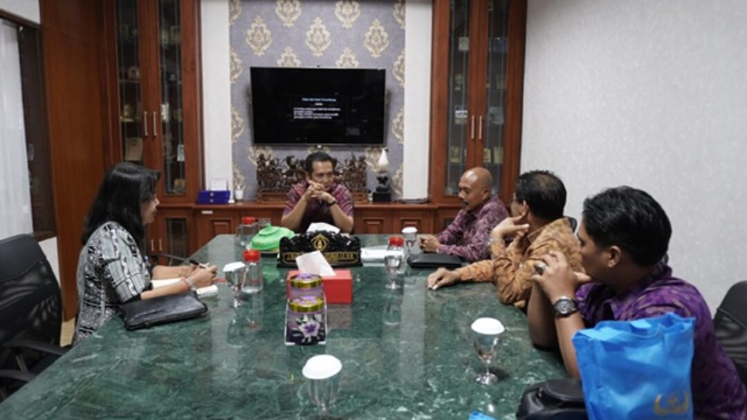 Pemkab Jembrana Dan Universitas Warmadewa Jajaki Kerjasama, Sediakan  Kuota Beasiswa Kuliah Gratis