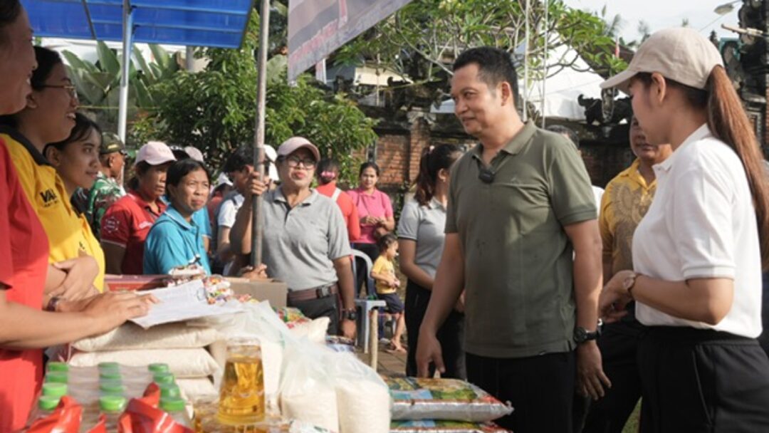 Tingkatkan Budaya Gotong Royong, Bupati Kembang Hartawan Buka Bulan Bhakti Botong Royong Di Jembrana
