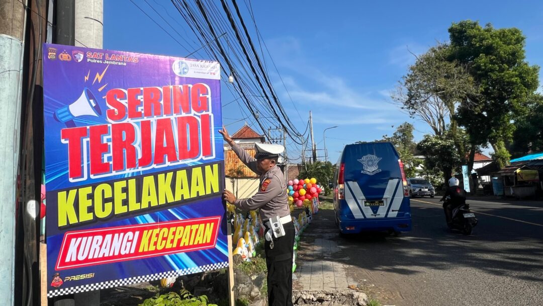 Satlantas Polres Jembrana Pasang Baliho di Titik Rawan Laka, Ini Tujuannya