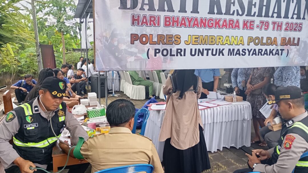 Kolaborasi Polri Dan BKKBN, Polres Jembrana Gelar Pelayanan KB Sejuta Akseptor Di Hari Bhayangkara Ke-79