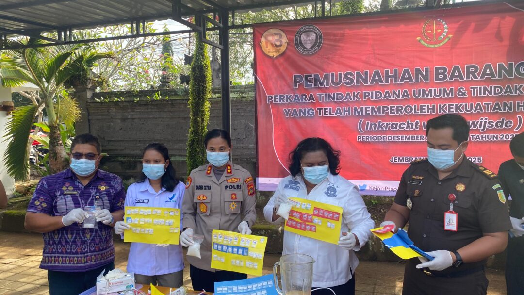 Pemusnahan Barang Bukti 48 Perkara Di Jembrana, Kapolres: Ini Bentuk Komitmen Tegakkan Hukum