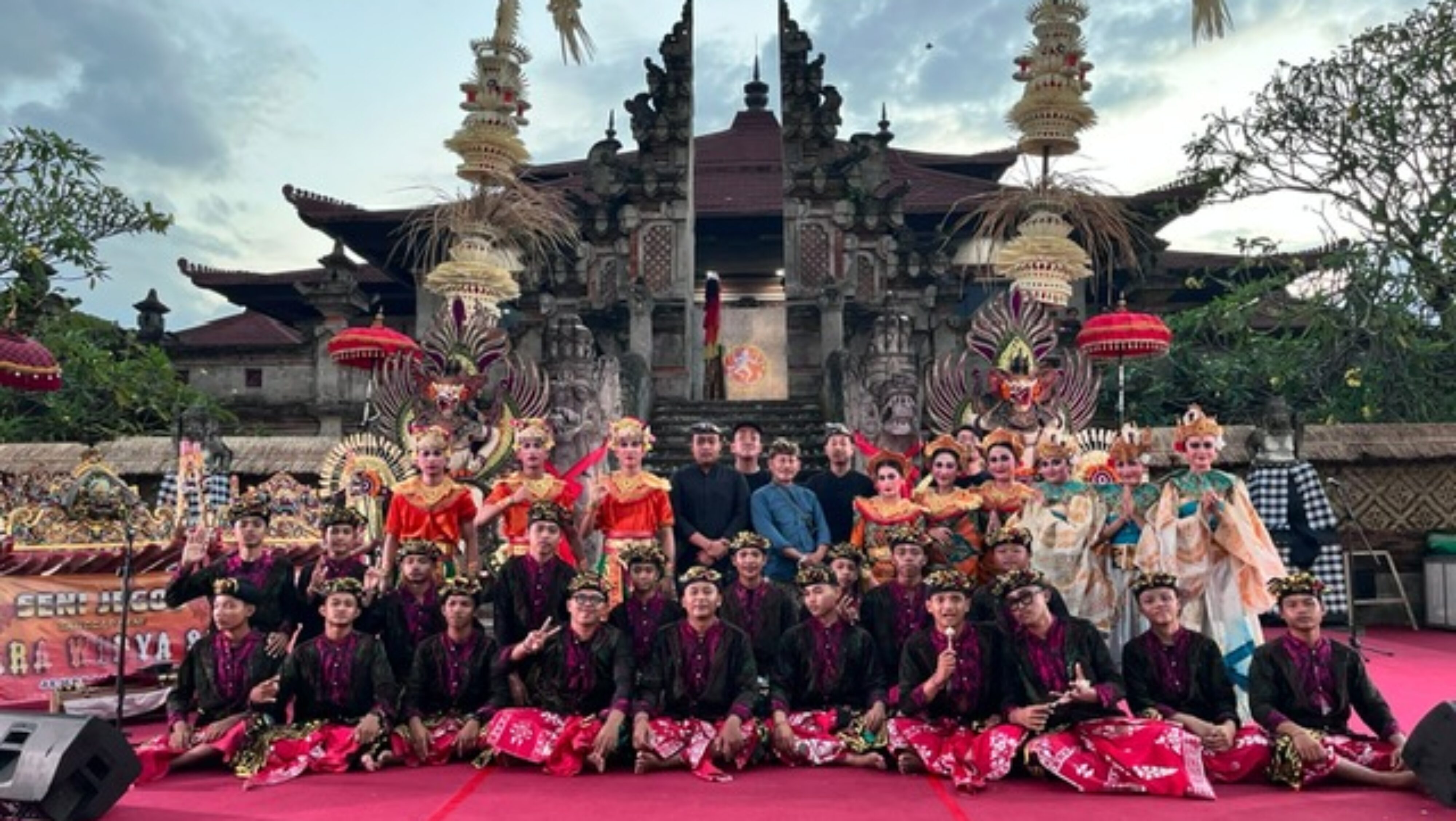 Tampil Heroik Dipanggung, Sanggar Seni Kumara Widya Suara Sekaa Jegog Jembrana Bawakan Lima Garapan Tari Di PKB 2025