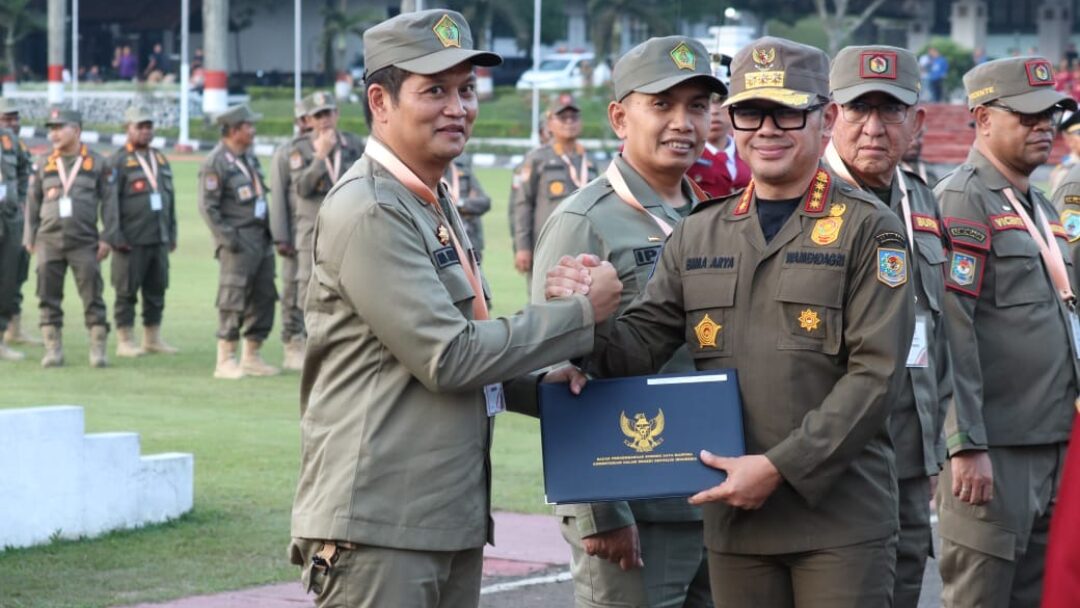 Bupati Dan Wabup Jembrana Terima Tanda Alumni Kehormatan Usai Retret, Motivasi Untuk Mengabdi Dan Melayani