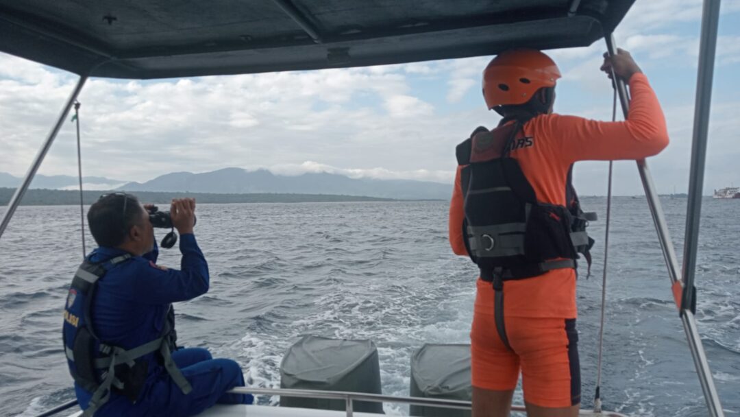 Sat Polairud Polres Jembrana Lanjutkan Patroli Pencarian Korban KMP Tunu Pratama Jaya