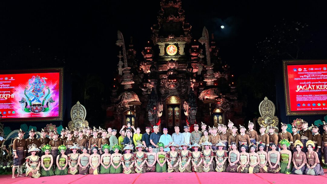 Jadi Penampilan Terakhir Kabupaten Jembrana Di PKB 2025, Sekaa Gong Kebyar Genta Gargita Tuai Pujian