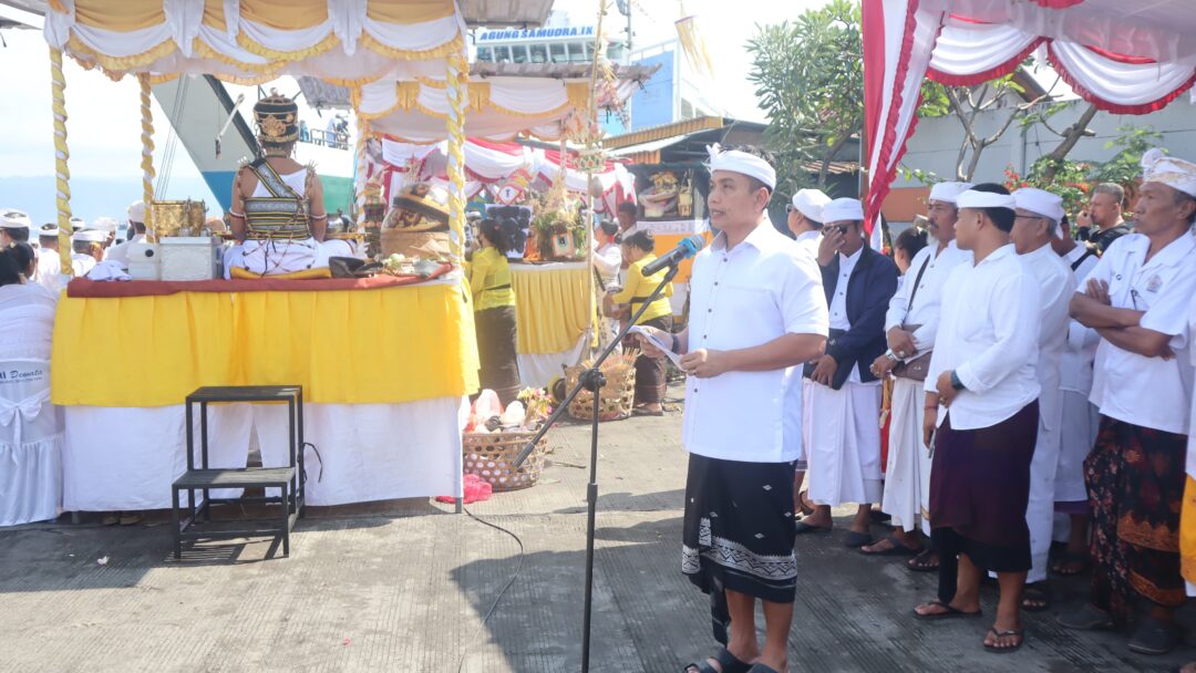Upacara Mulang Pekelem Digelar Untuk Sucikan Selat Bali