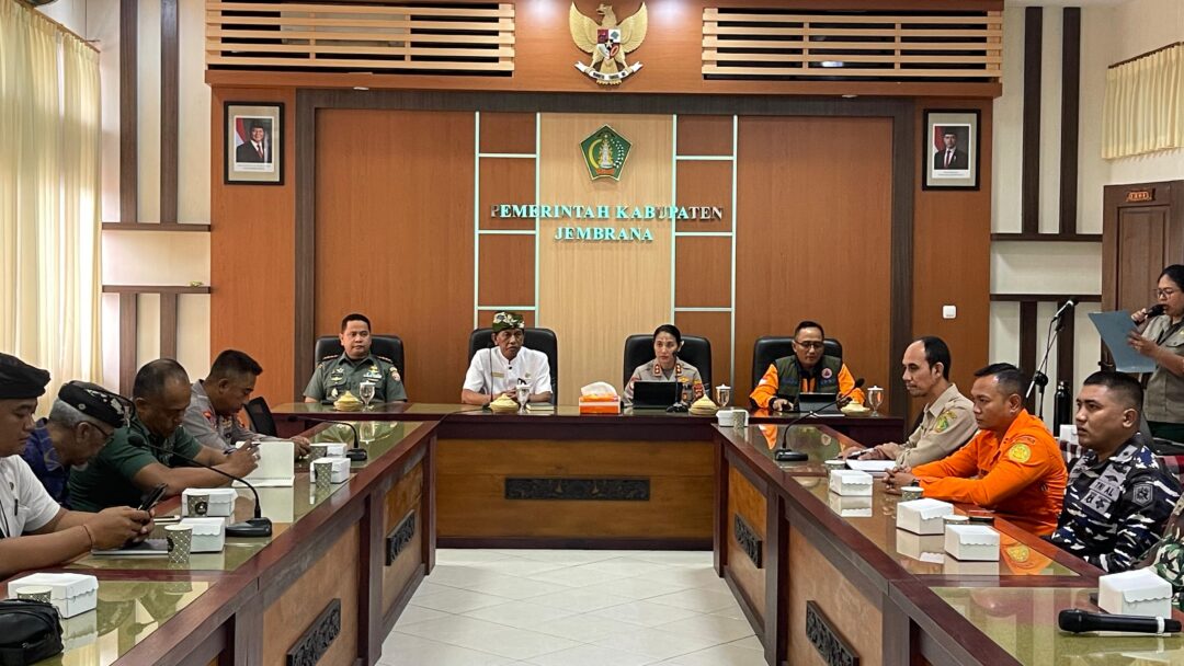 Kapolres Jembrana Hadiri Rapat Koordinasi Bahaya Iklim Di Wilayah Pesisir, Tegaskan Pentingnya Sinergi Hadapi Bencana